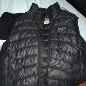 Patagonia puffy vest size medium